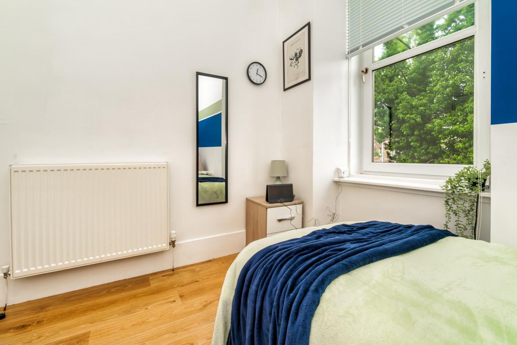Cosy Retreat - Charming 2-Bed Apartment Greenock Dış mekan fotoğraf